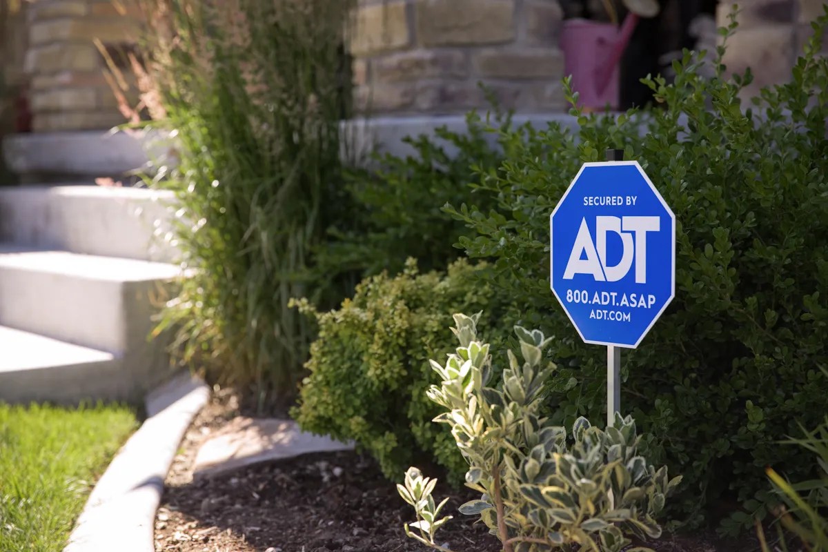 What Smart Home Devices are Compatible with ADT Command? ADT smart home security app